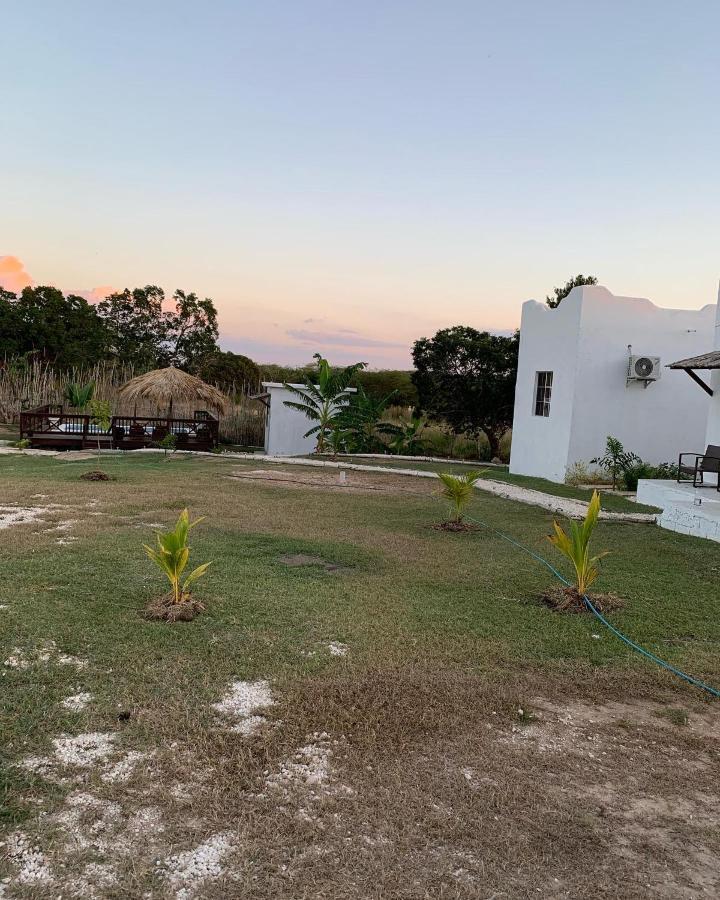 Azteca Villas Treasure Beach Exterior foto