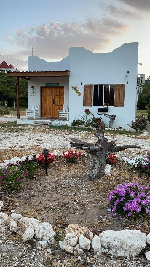 Azteca Villas Treasure Beach Exterior foto